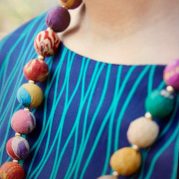 Kantha Garland Necklace - Picture 4 of 4